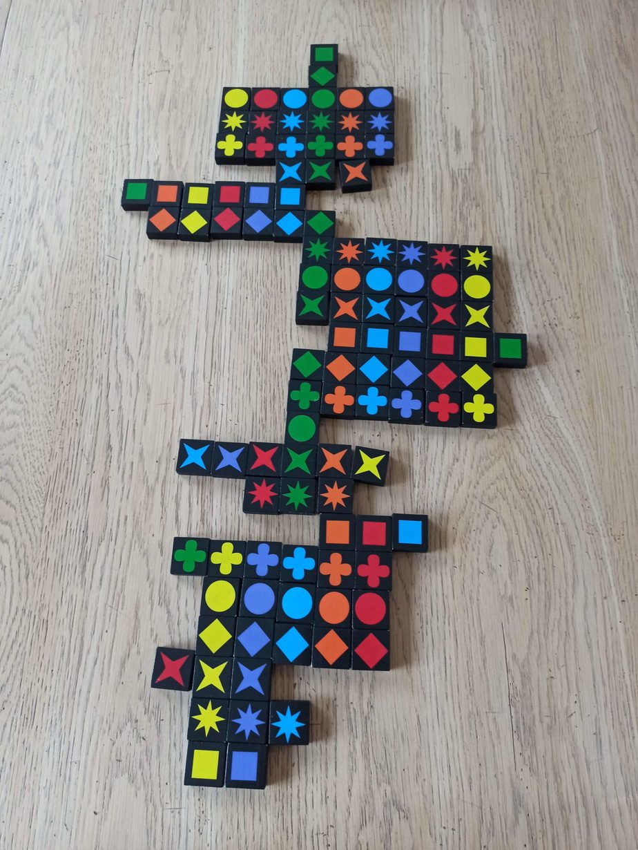 QWIRKLE Learn How To Play With