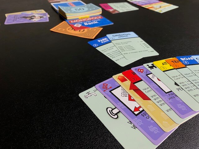 MONOPOLY THE CARD GAME setup