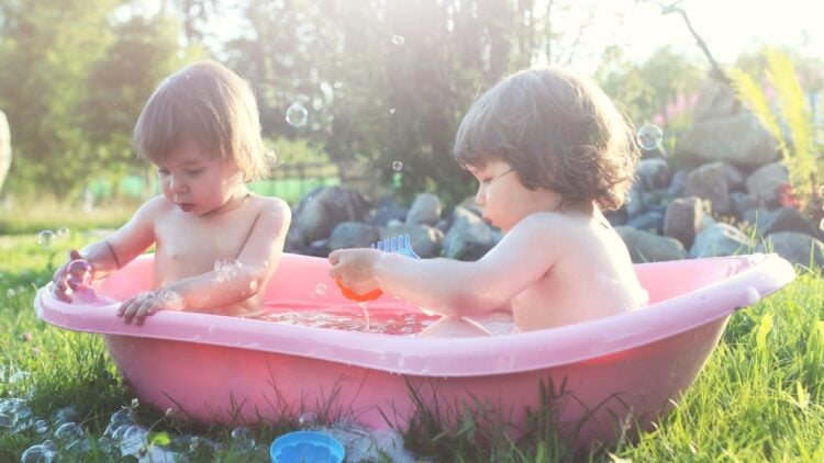 bubble bath kiddie pool games